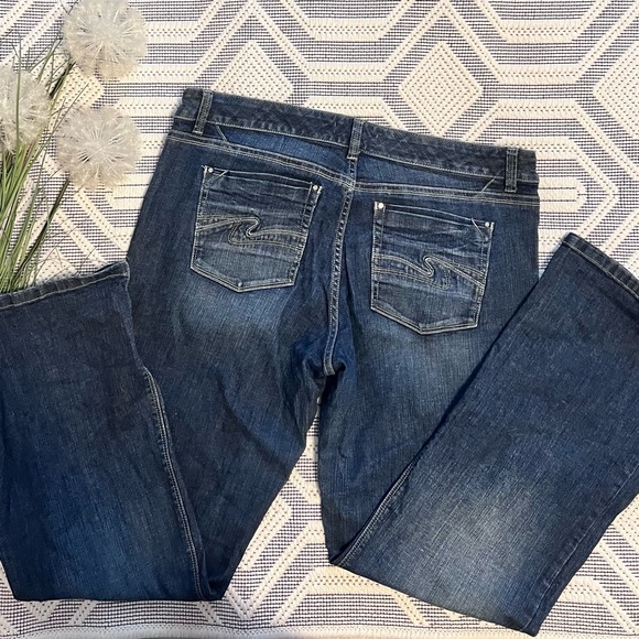 White House l Black Market Women's bootcut jeans - Picture 4 of 5